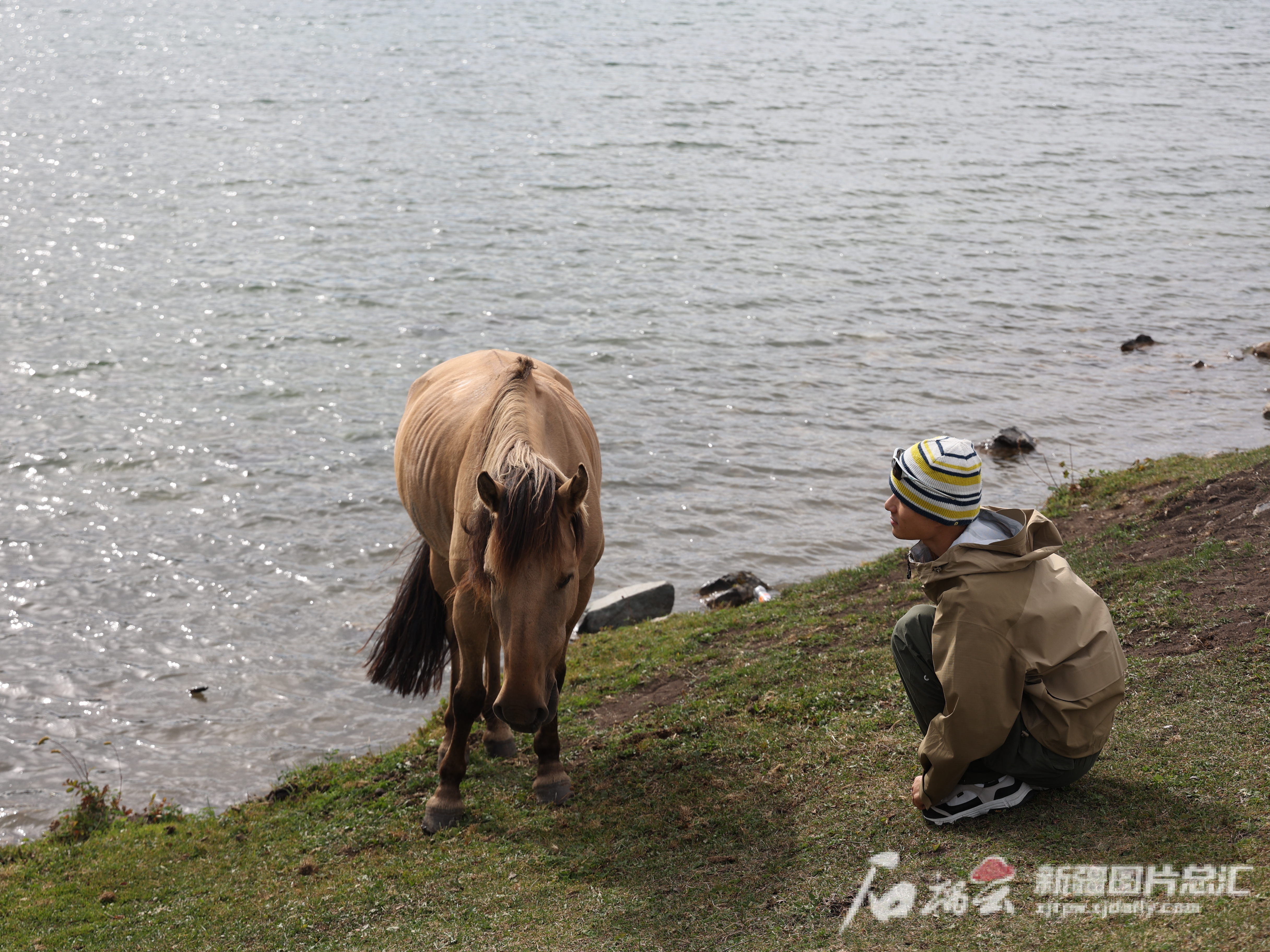 11位“小红书”博主在疆采风 感叹“像来到了电影里”